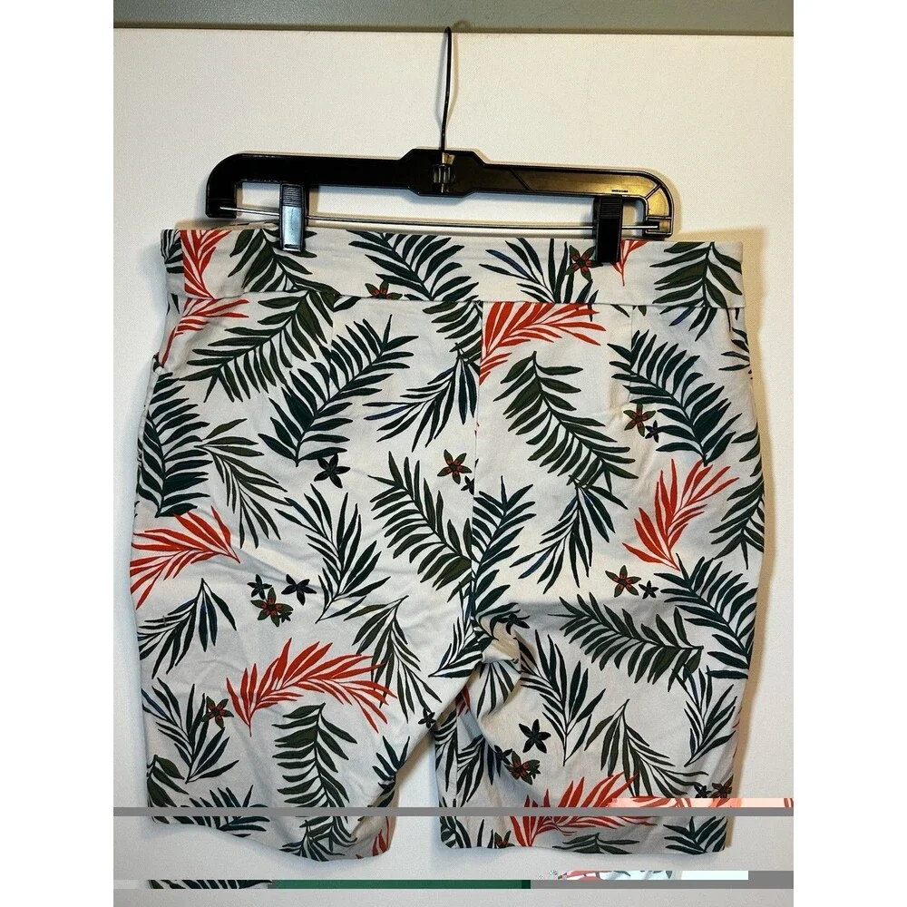 Terra & Sky Tropical Palm Leaf Bermuda Shorts 0X 14W Stretch Summer White